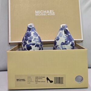 Michael kors 
York platform 
Size 7M 
Color blue 
Brand new in box